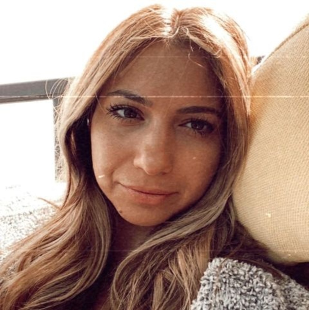 Meet your Posher, Daniela